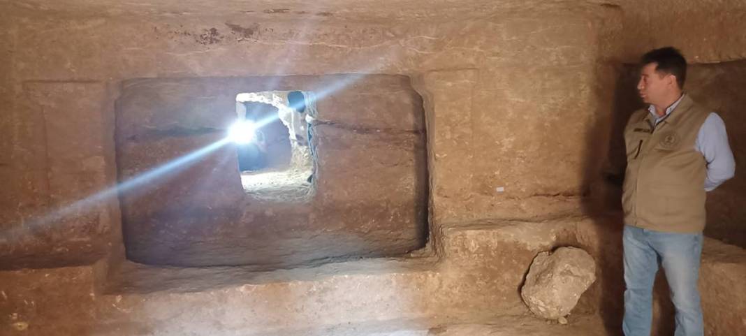 Kaçak kazı yaparken öyle bir şeye denk geldiler ki az kalsın çarpılıyorlardı! Yetkililer, iş üstündeyken yakaladı 7